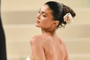 Image of Kylie Jenner's shoulders